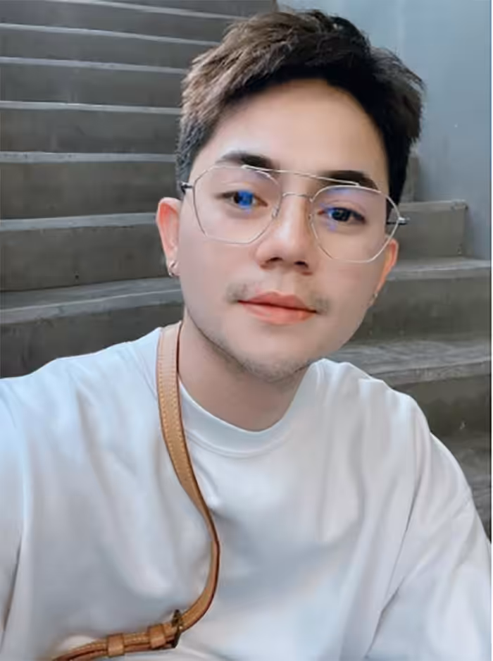 เคยฉีดซิลิโคนเหลวที่คาง เป็นก้อนเริ่มมีปัญหา จนต้องพึ่ง “The Art” ต้องขูดออกพร้อมเสริมคางใหม่ให้หล่อปังขึ้นแบบปลอดภัยไร้ปัญหา